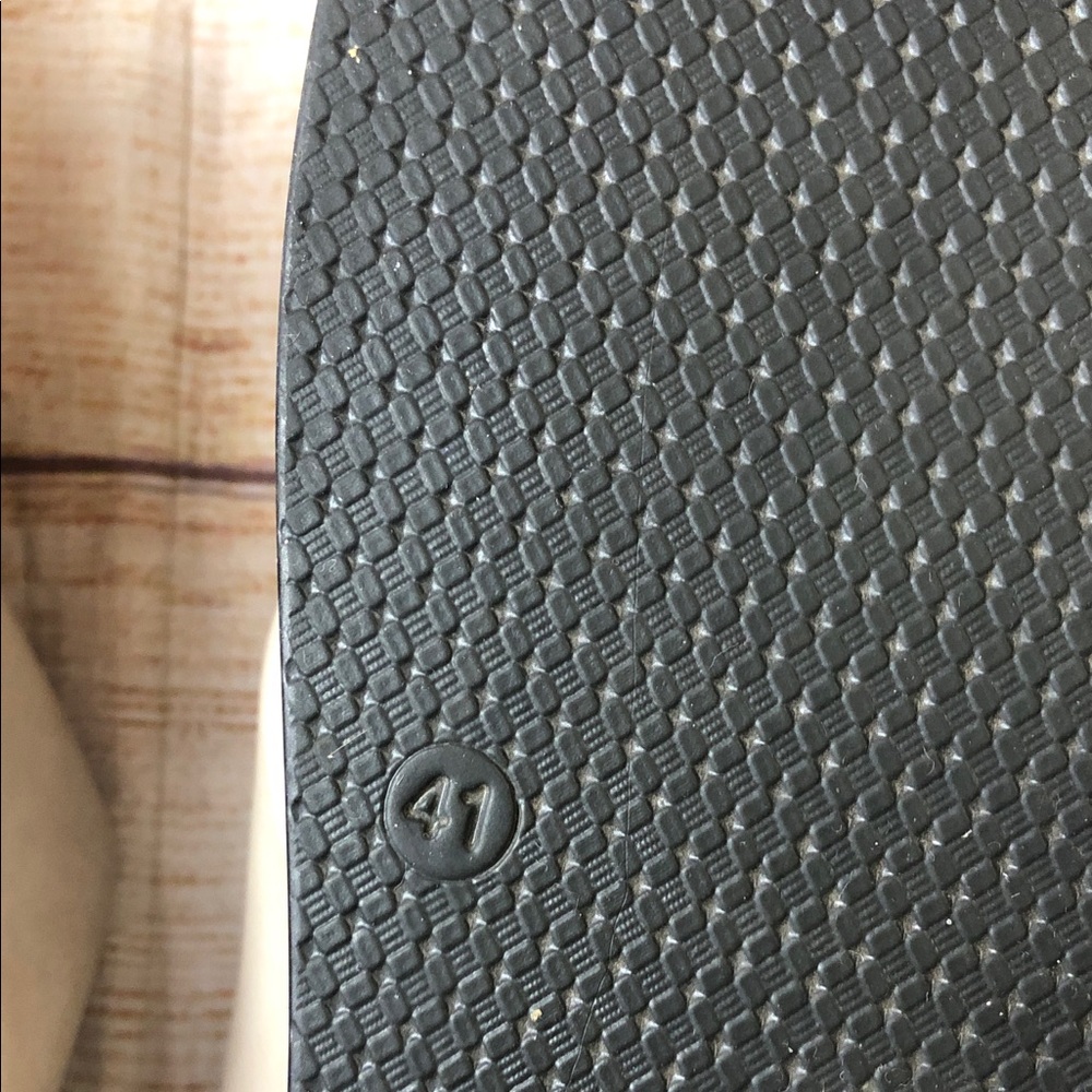 Neutral Gray Cross-Strap Platform Sandals - Picture 9 of 9